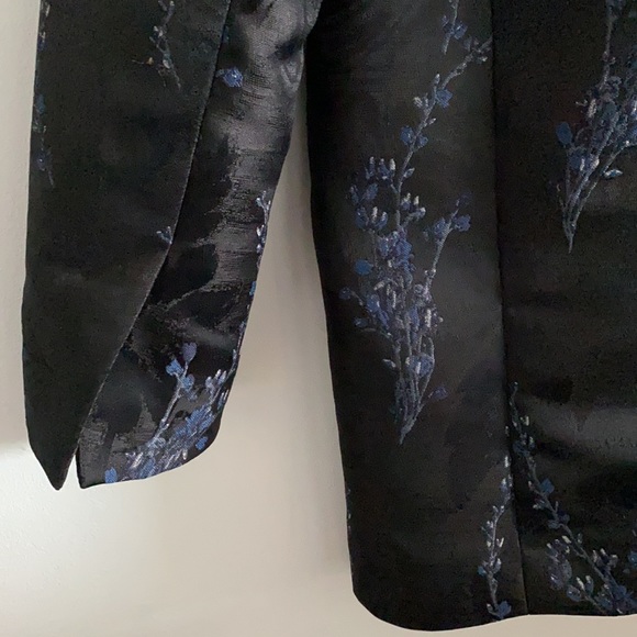 Oversized Single Breast Blazer size small - Picture 5 of 13